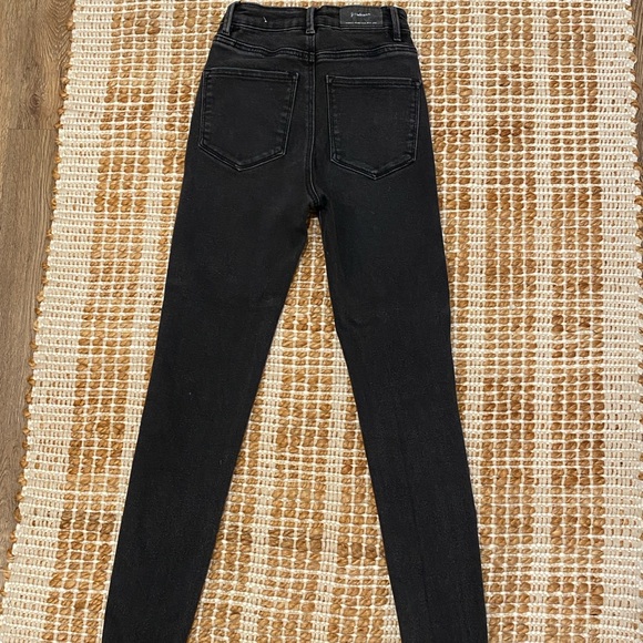 Stradivarius Super High Waisted Skinny Jean with Rip in Black - Picture 13 of 13